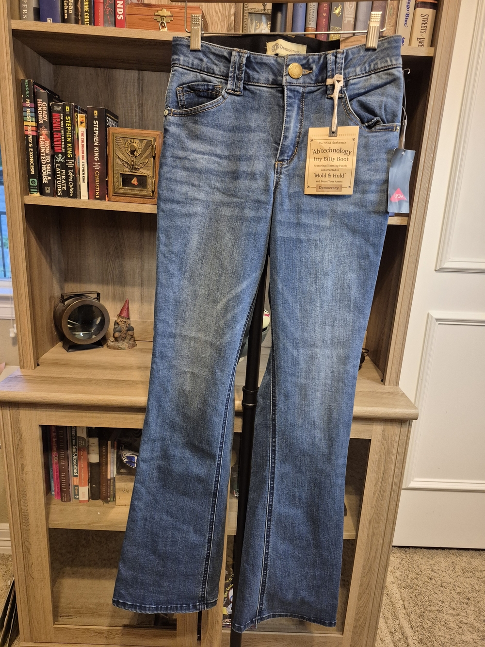 Democracy Mid Wash Bootcut Jeans in Blue - C1-jjohn